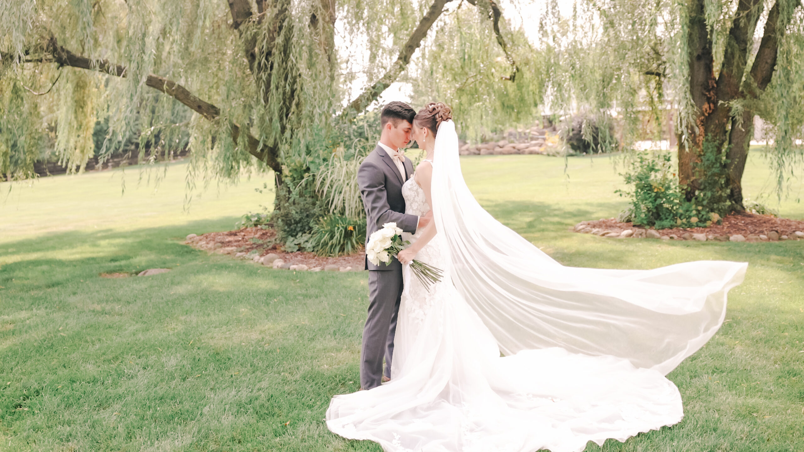 Harvest Moon Pond Wedding Video | Madison, Wisconsin Wedding Venue | Madison Wedding Videographer Chaviano Creative