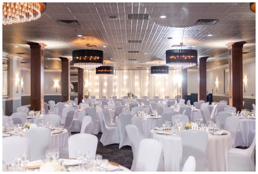 The Delafield Hotel Wedding Photos | Delafield, Wisconsin Wedding Venue | Milwaukee Wedding Photographer Chaviano Creative