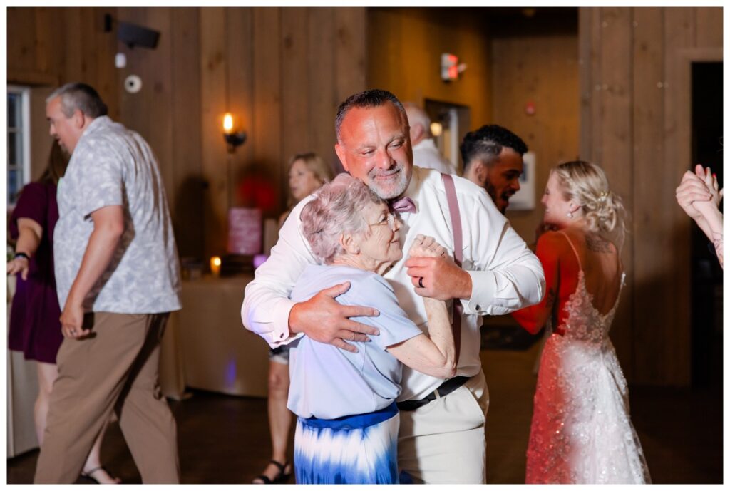 Rustic Manor 1848 Wedding Photos | Hartland, Wisconsin Wedding Venue | Hartland Wedding Photographer Chaviano Creative