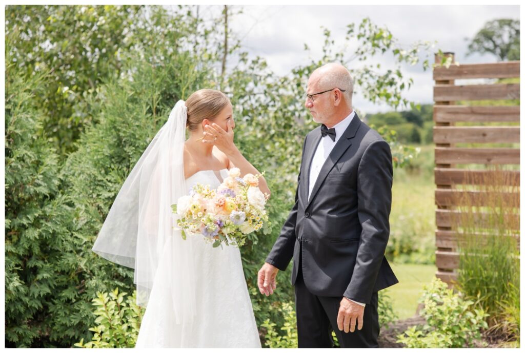 Fete Wedding Photos | Wales, Wisconsin Wedding Venue | Waukesha Wedding Photographer Chaviano Creative