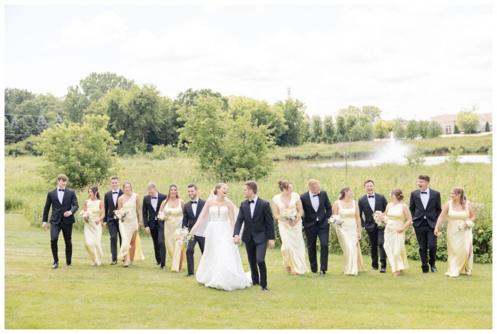Fete Wedding Photos | Wales, Wisconsin Wedding Venue | Waukesha Wedding Photographer Chaviano Creative