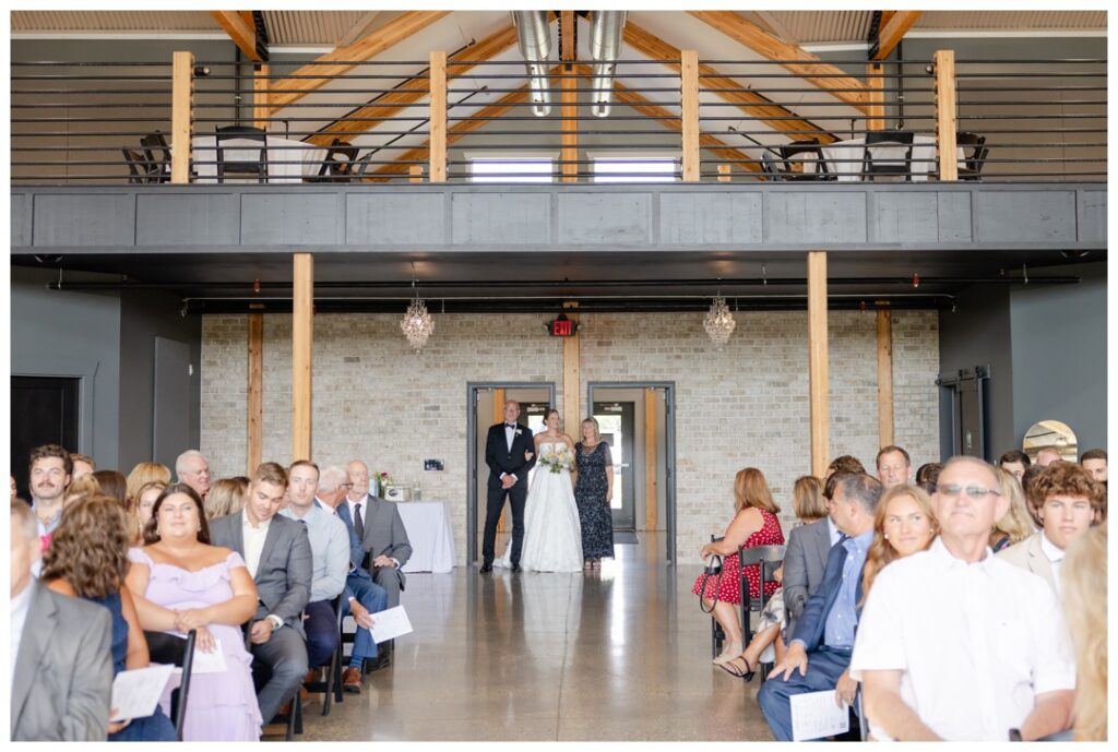 Fete Wedding Photos | Wales, Wisconsin Wedding Venue | Waukesha Wedding Photographer Chaviano Creative