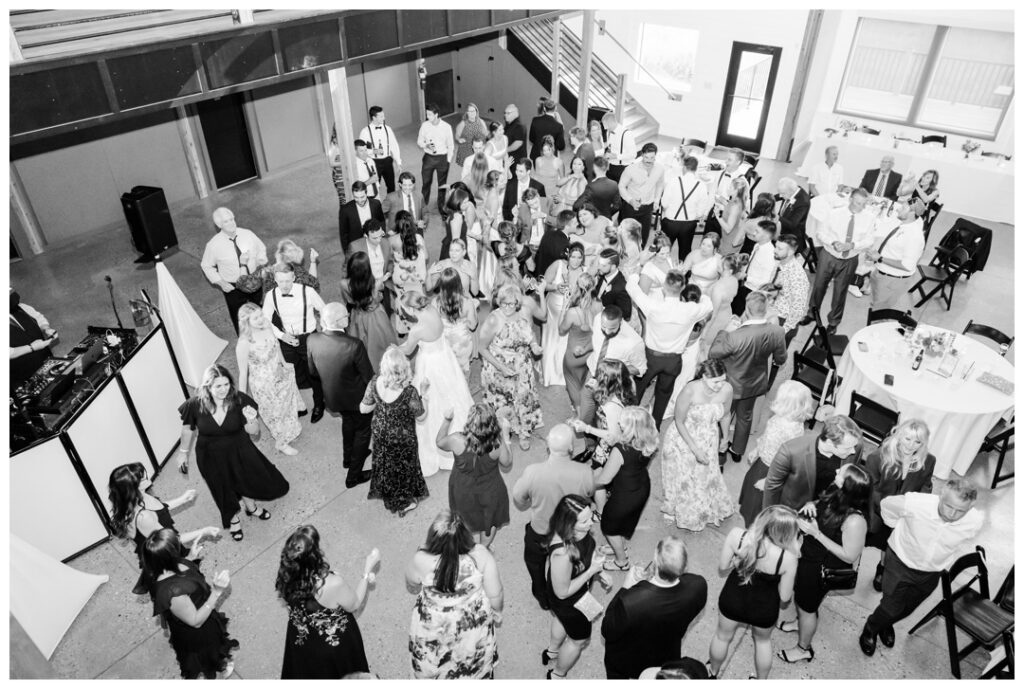 Fete Wedding Photos | Wales, Wisconsin Wedding Venue | Waukesha Wedding Photographer Chaviano Creative