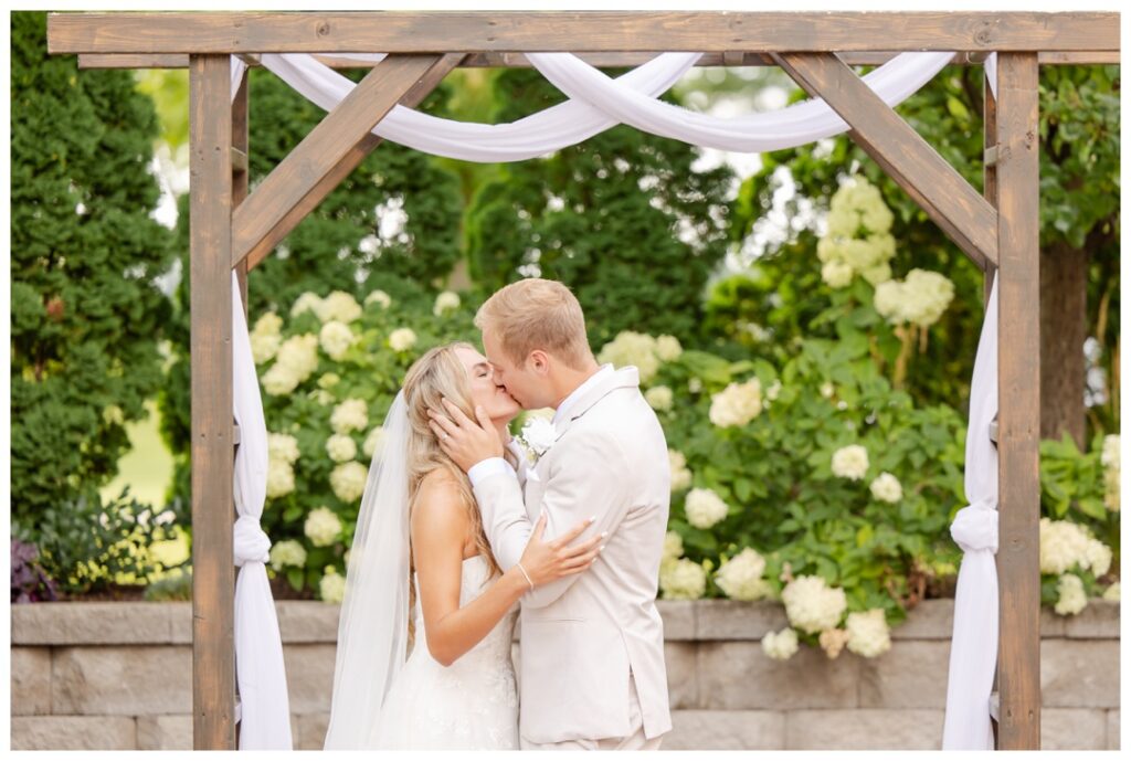 Veterans Terrace Wedding Photos | Burlington, Wisconsin Wedding Venue | Burlington Wedding Photographer Chaviano Creative